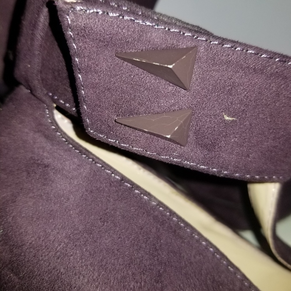 Shoes - Picture 2 of 4